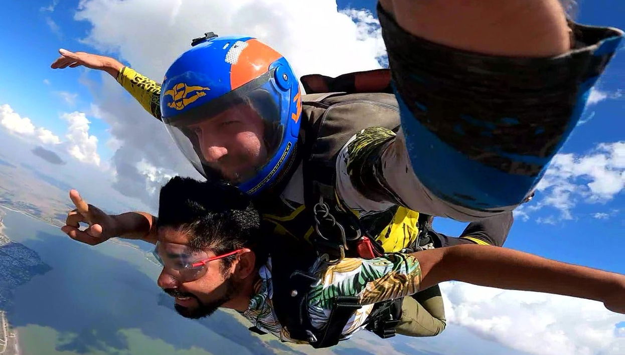 Skydiving in Chascomús - Photo 1