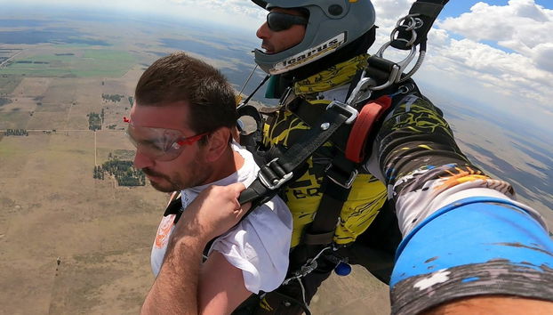 Skydiving in Chascomús - Photo 4