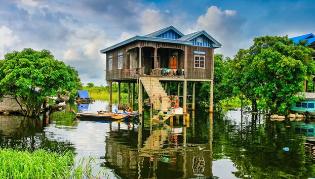 Vespa & Sunset Floating Village Tour - Photo 3