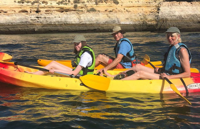 Balade en kayak aux grottes de Benagil - Photo 2