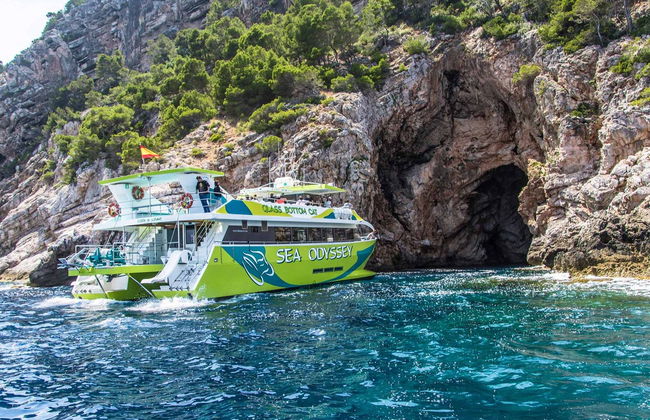 Mallorca Northeastern Coves Catamaran Cruise - Photo 4