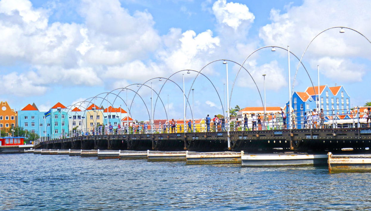 Willemstad Guided Tour - Photo 1