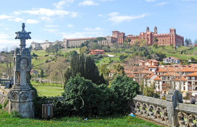 Visita guiada por Comillas - Foto 1