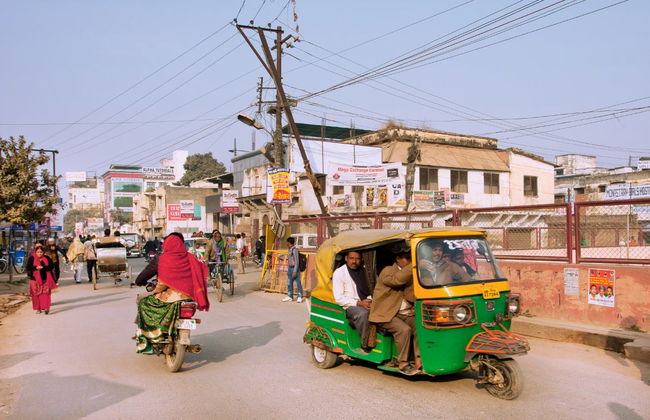 Tour en tuk tuk por Varanasi - Foto 1
