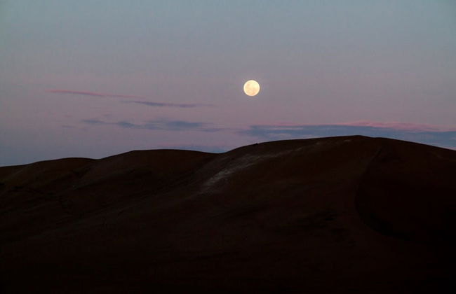 Sandboard no deserto de Ica ao entardecer - Foto 2