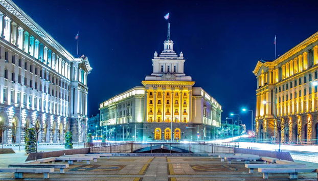 Sofia Private Night Tour with Dinner - Foto 3