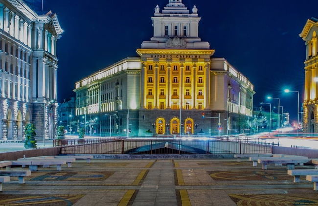 Visite privée de nuit dans Sofia avec dîner - Photo 2