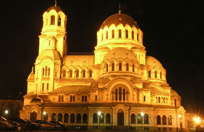 Visite privée de nuit dans Sofia avec dîner - Photo 1