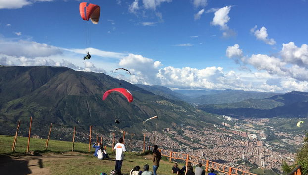 Paragliding in Medellin - Photo 5