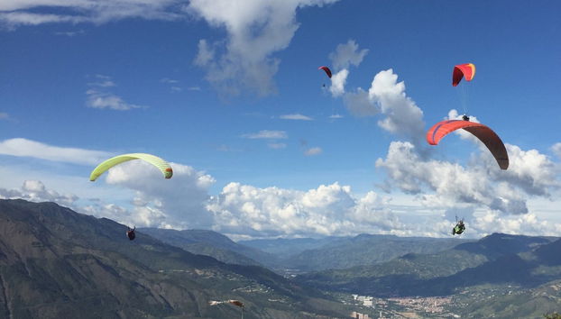 Paragliding in Medellin - Photo 2
