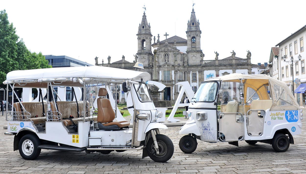 Braga Tuk-Tuk Tour - Photo 1
