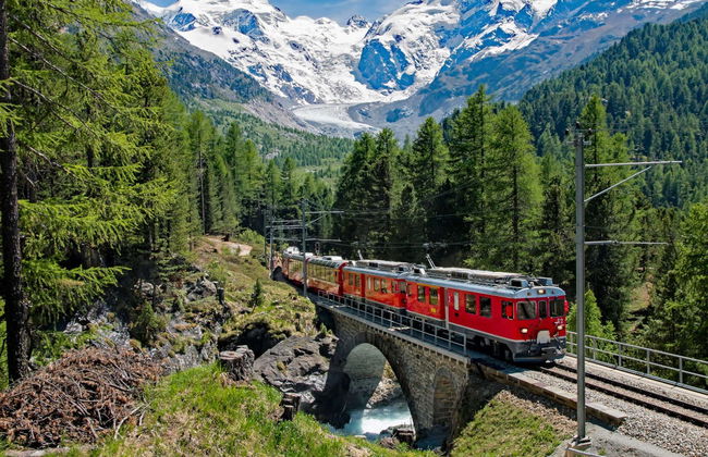 Alpes Suíços e St. Moritz de trem - Foto 4