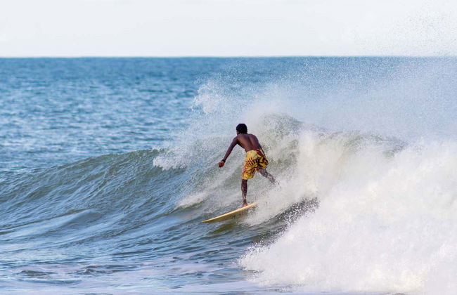 Arugam Bay Beginners' Surfing Class - Foto 7