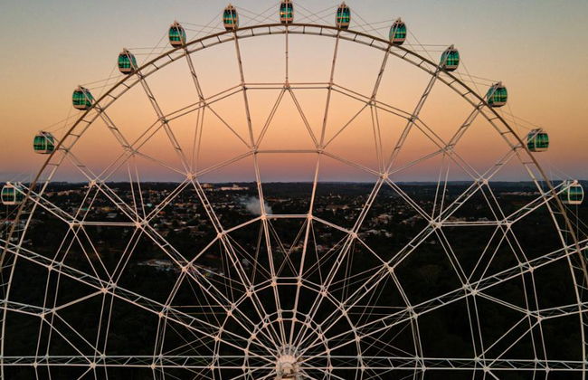 Ferris Wheel and 3 Borders Landmark - Photo 8