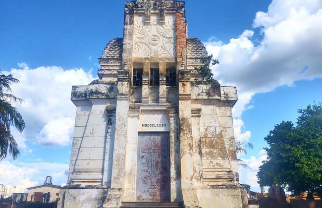 Visita guiada por el Cementerio de Saudade - Foto 1