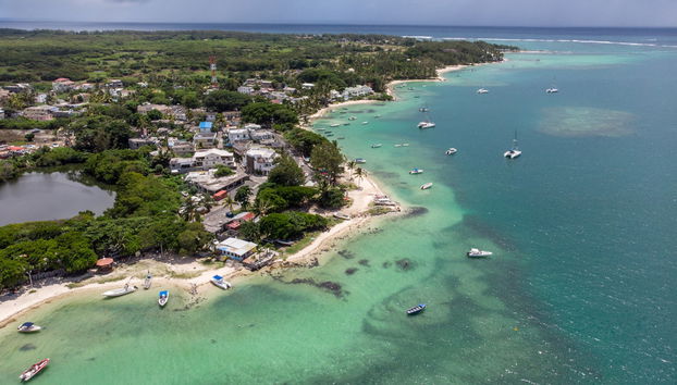 Paseo en barco pirata por Trou d’Eau Douce - Foto 2