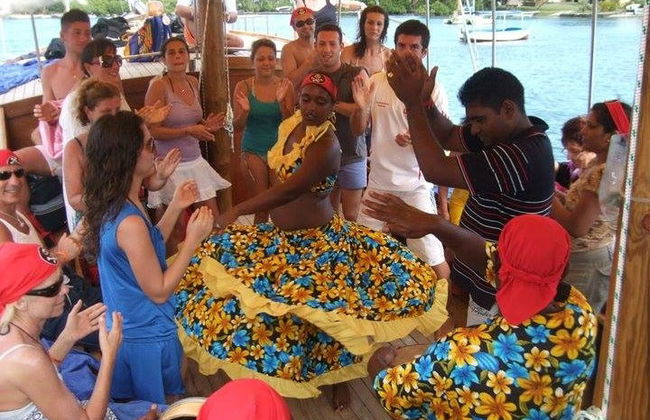 Paseo en barco pirata por Trou d’Eau Douce - Foto 2