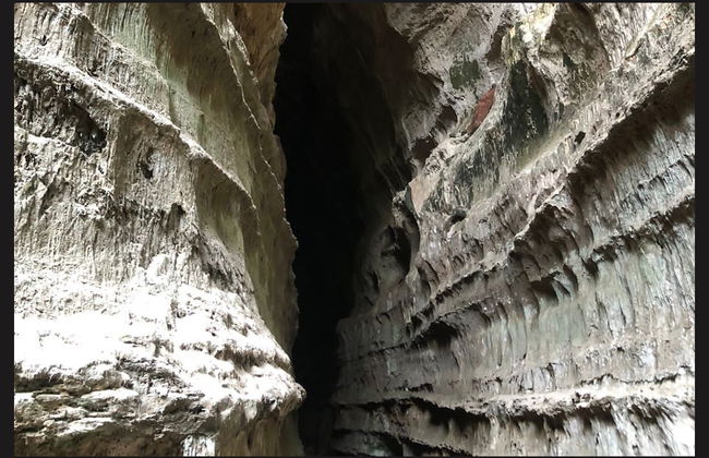 Aroe Jari Cavern & Lagoa Azul Cave Hiking Tour - Photo 4