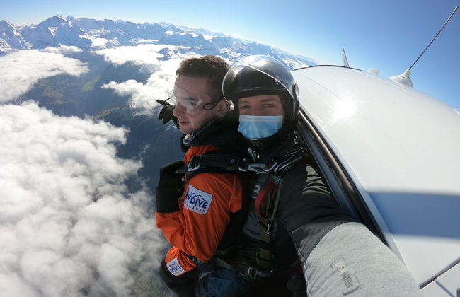 Skydiving in Interlaken - Photo 7
