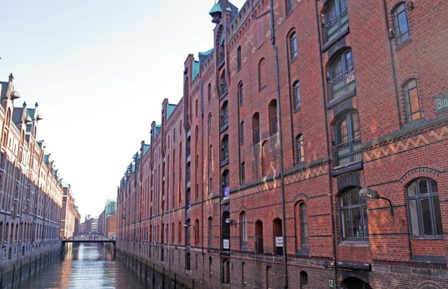 Discover Hamburg - Walking Tour - Photo 2