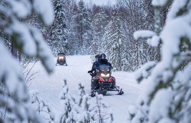 Snowmobile Safari - Photo 2