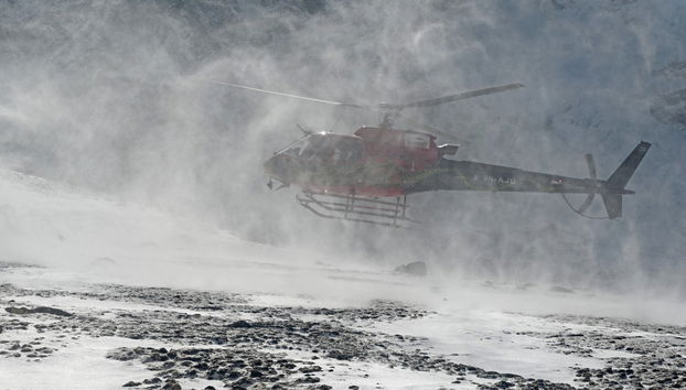 Everest Base Camp Helicopter Tour - Photo 5