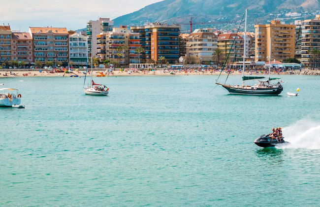 Alquiler de barco con patrón en Fuengirola - Foto 6