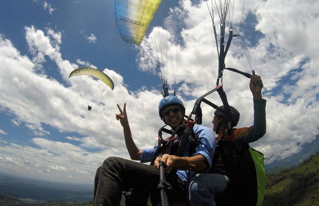 Vuelo privado en parapente sobre el Eje Cafetero - Foto 6