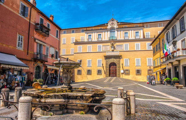 Visita a las villas pontificias de Castel Gandolfo - Foto 1