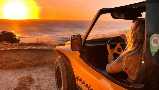 Curtindo o pôr do sol no buggy