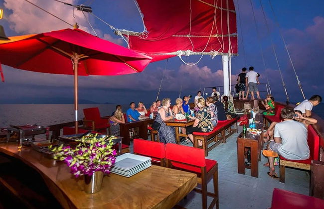 Paseo en barco tradicional con cena - Foto 3