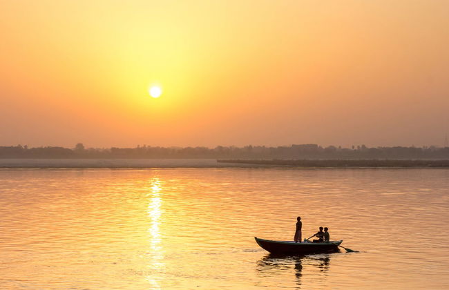 Paseo en barco al amanecer + Ceremonia Aarti - Foto 3