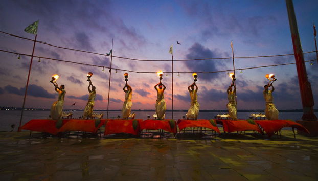 Paseo en barco al amanecer + Ceremonia Aarti - Foto 2