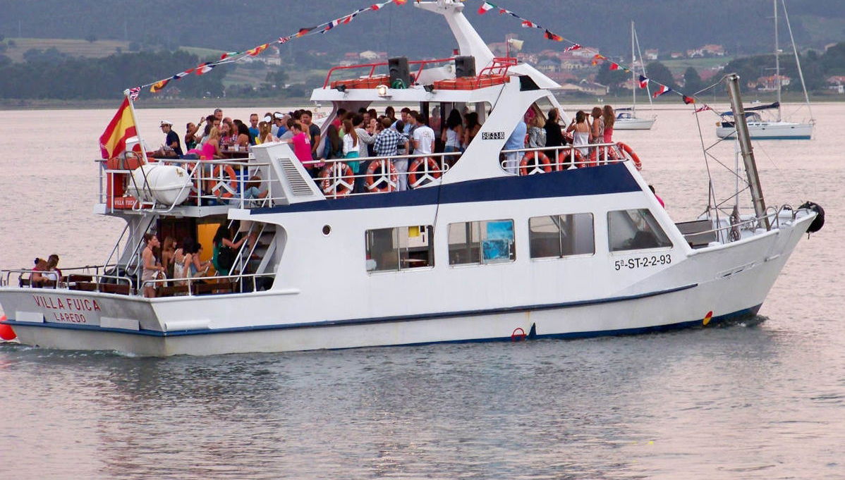 Paseo en barco desde Santoña hasta el Faro del Caballo - Foto 1
