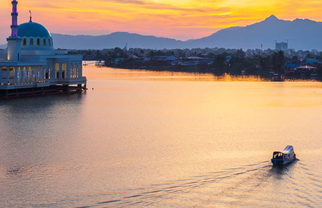 Giro in barca a Kuching al tramonto - Foto 4