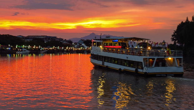 Balade en bateau à Kuching au coucher de soleil - Photo 2