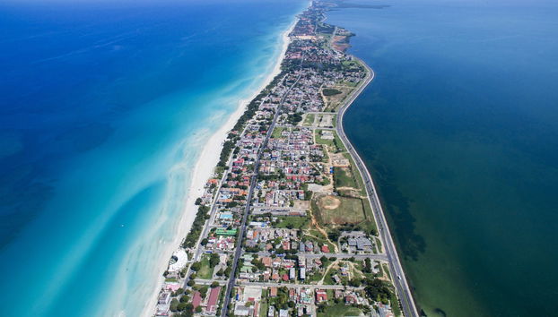 Tour privado en coche clásico por Varadero - Foto 4