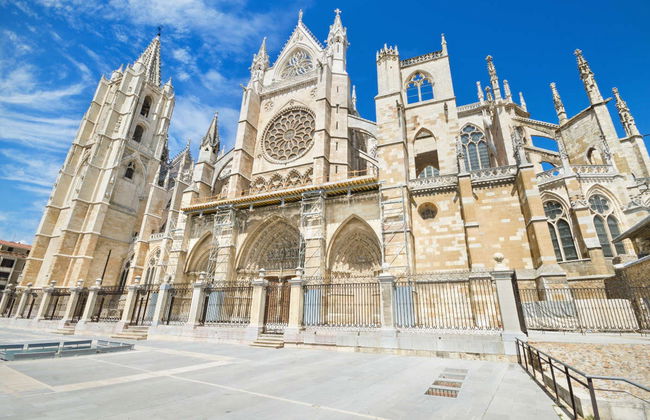 Visita guiada por la Catedral de León - Foto 1