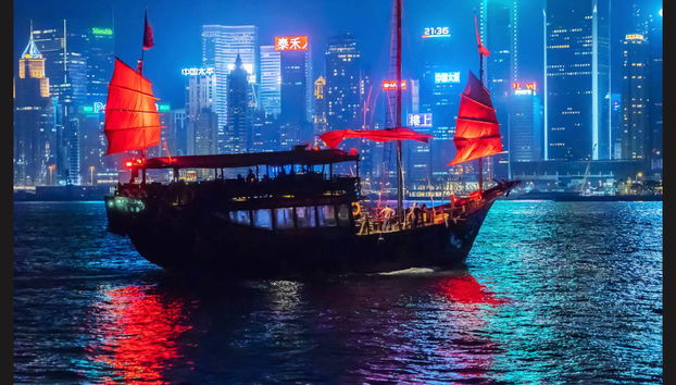 Symphony of Lights Traditional Boat Cruise - Photo 3