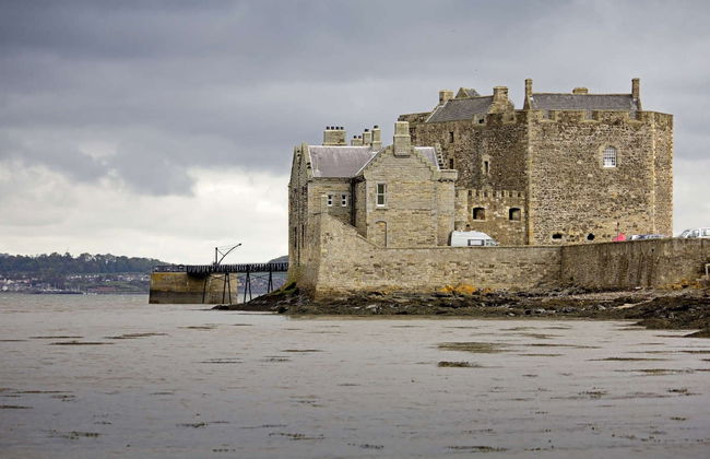 Blackness Castle & Forth Bridges Cruise - Photo 4