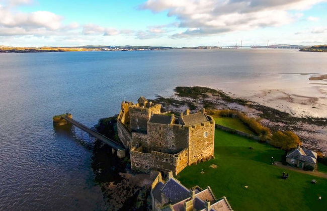 Blackness Castle & Forth Bridges Cruise - Photo 6