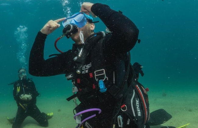 Beginners Scuba Diving in Barcelona - Photo 3