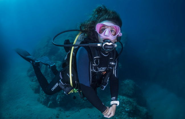 Beginners Scuba Diving in Barcelona - Photo 4