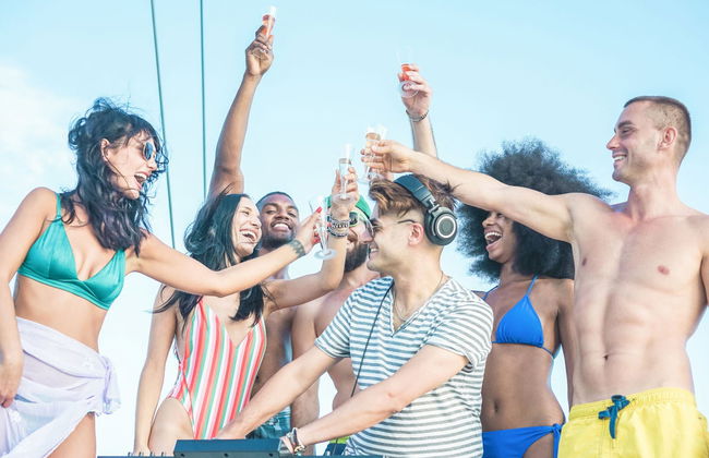 Boat Party in Valencia with Lunch - Photo 5