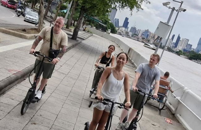 Bangkok e-Scooter and Longtail Boat Tour - Foto 1