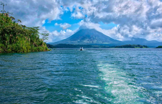 Traslado a Monteverde + Barco por el lago Arenal - Foto 1