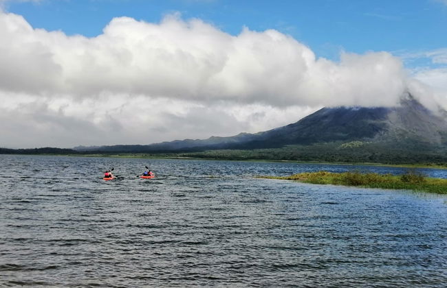 Traslado a Monteverde + Barco por el lago Arenal - Foto 1