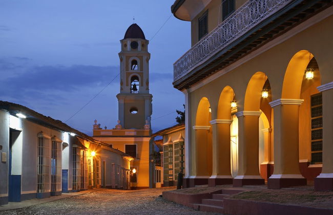 Free tour nocturno de bares por Trinidad - Foto 1