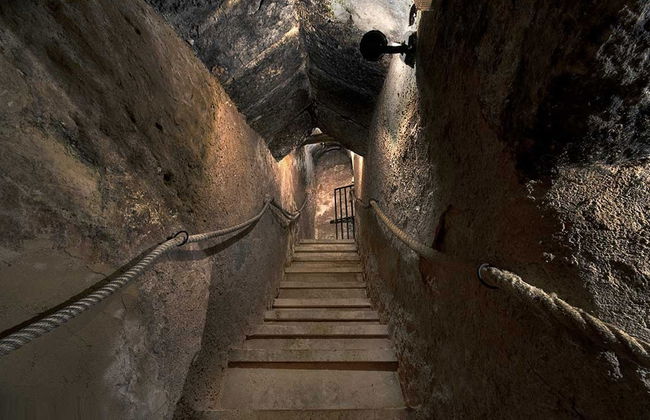 Visita a la Bodega Histórica Don Carlos con cata de vinos - Foto 2