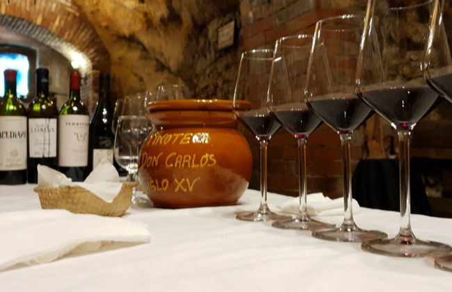 Visita a la Bodega Histórica Don Carlos con cata de vinos - Foto 6